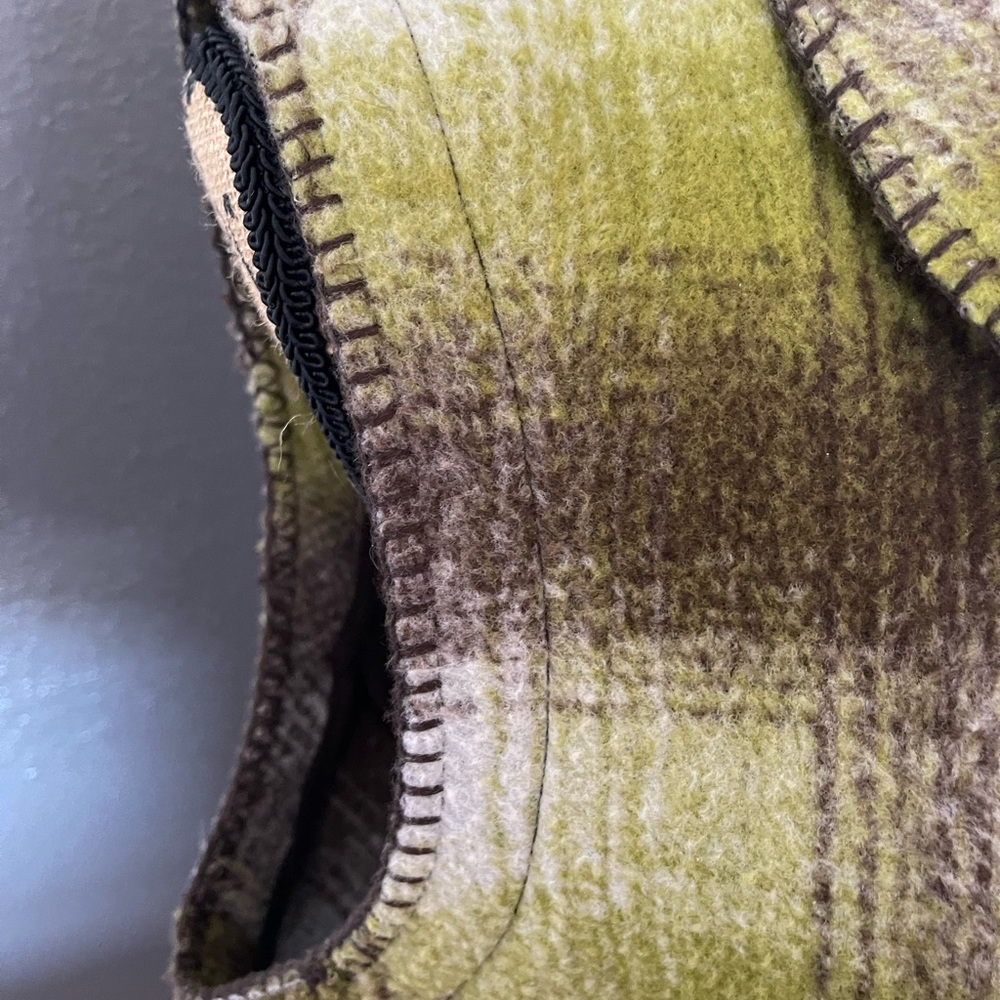 Kial Tweed Vest, Large - Picture 5 of 7